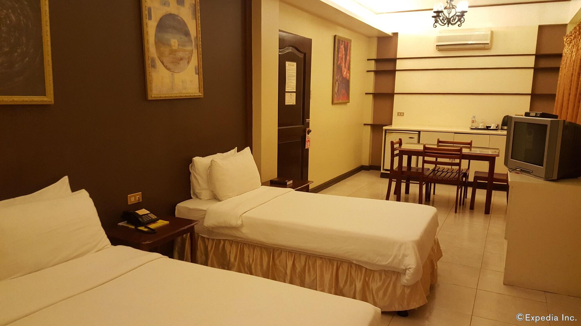 Dumaguete Royal Suite Inn Dumaguete City Exterior photo