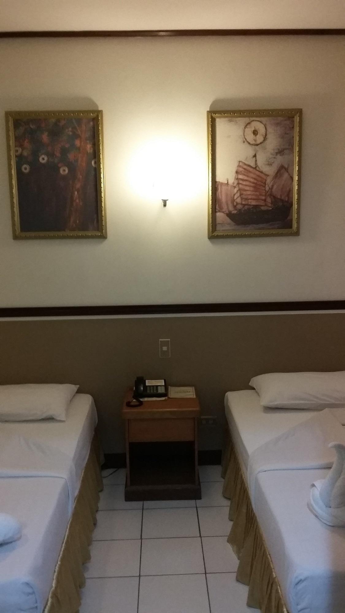 Dumaguete Royal Suite Inn Dumaguete City Exterior photo