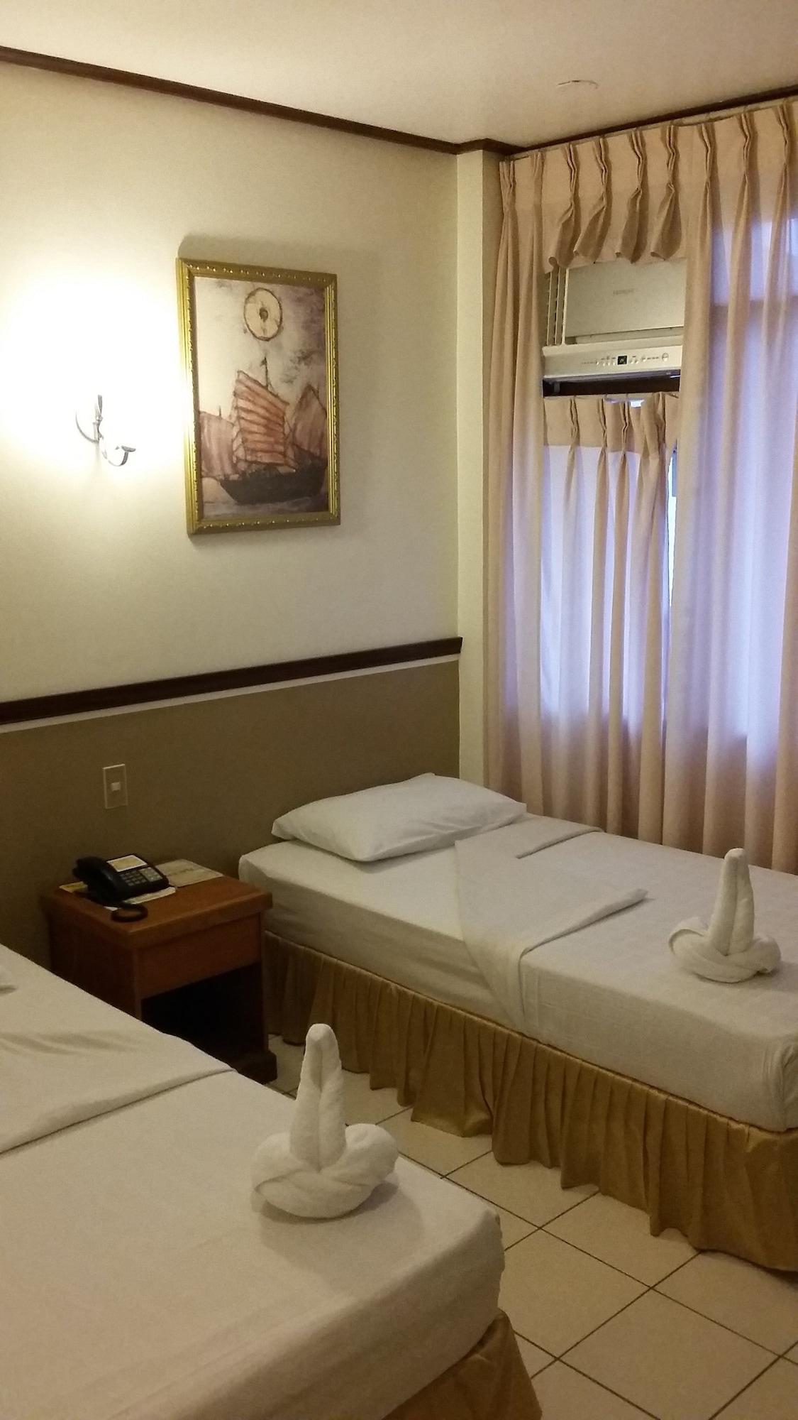 Dumaguete Royal Suite Inn Dumaguete City Exterior photo