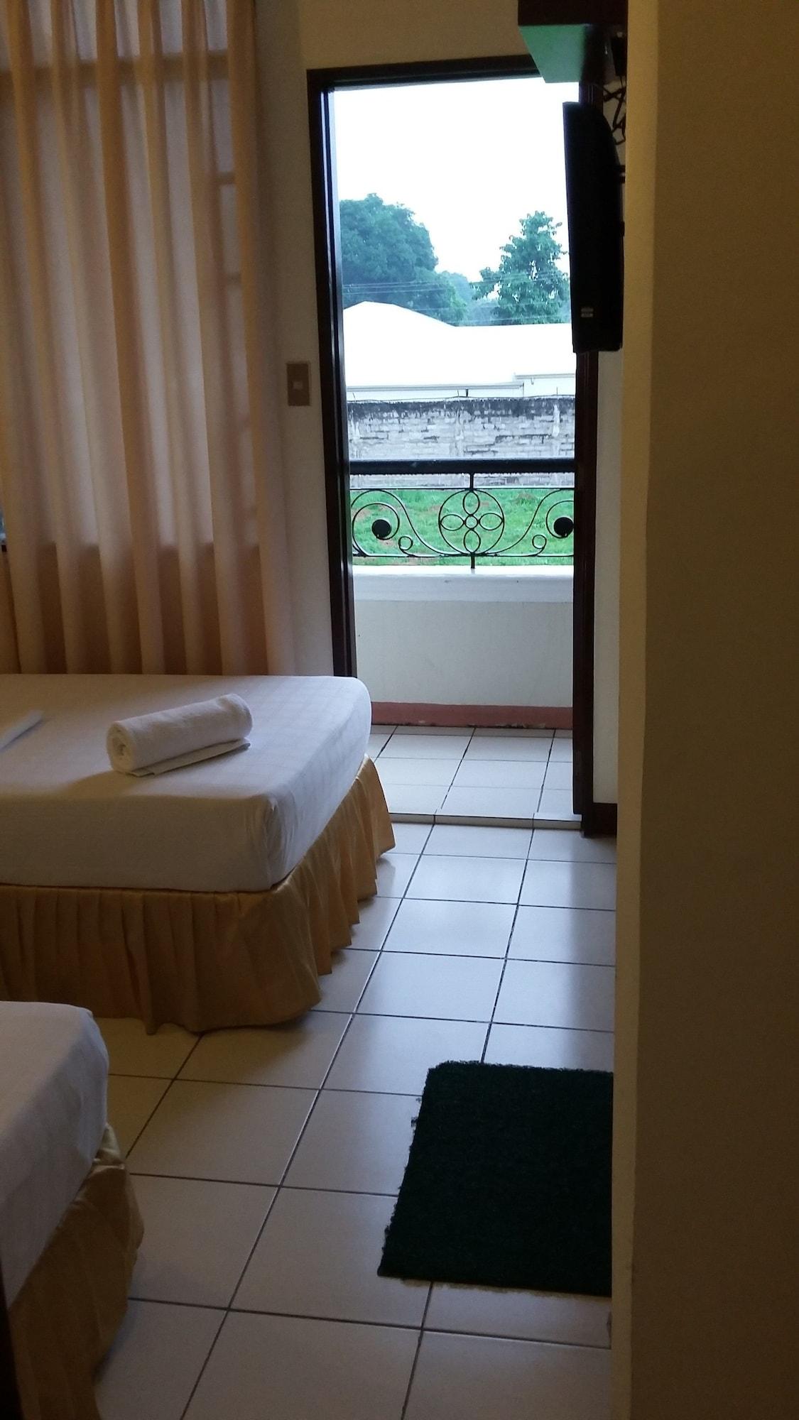 Dumaguete Royal Suite Inn Dumaguete City Exterior photo