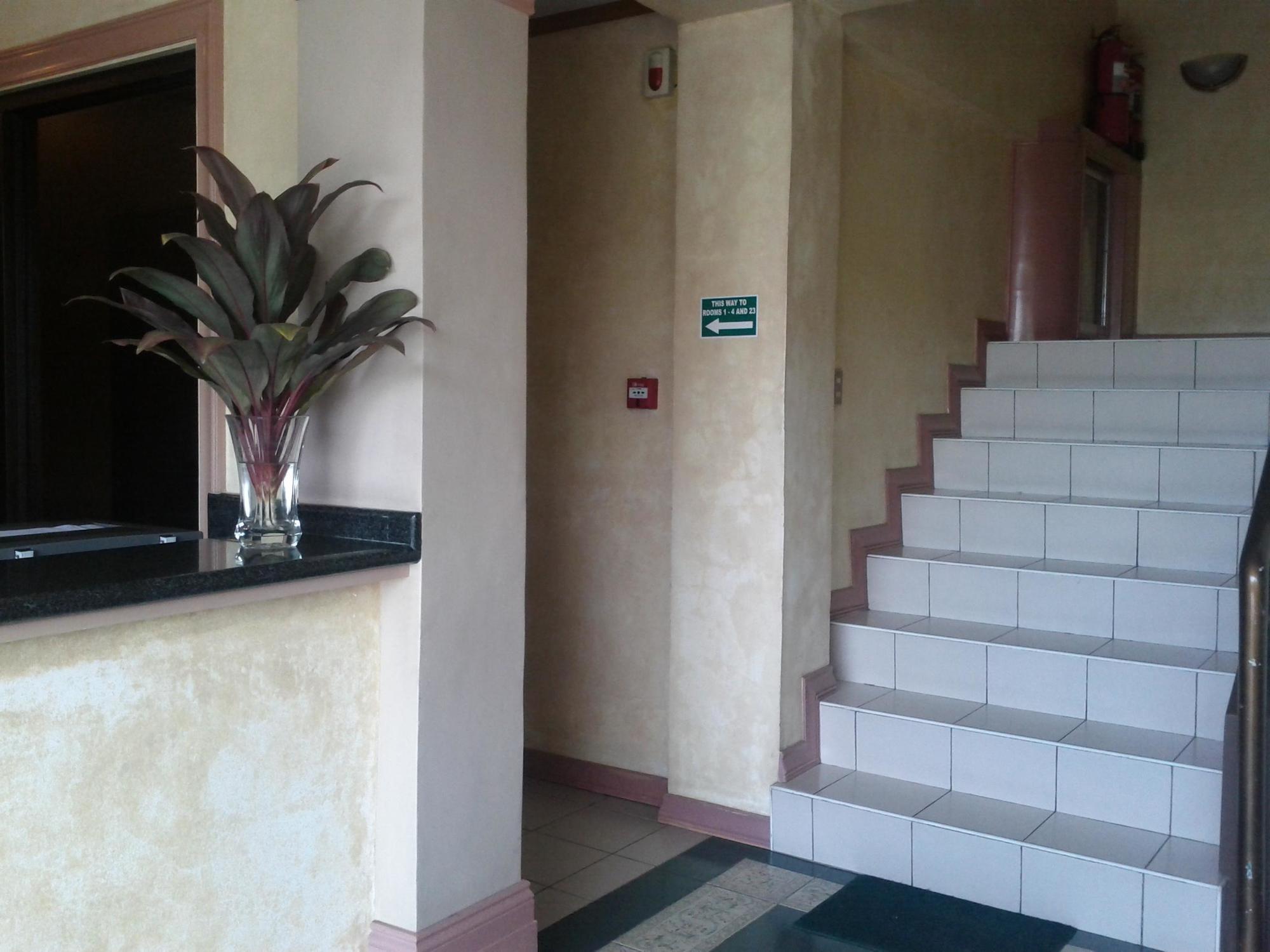 Dumaguete Royal Suite Inn Dumaguete City Exterior photo