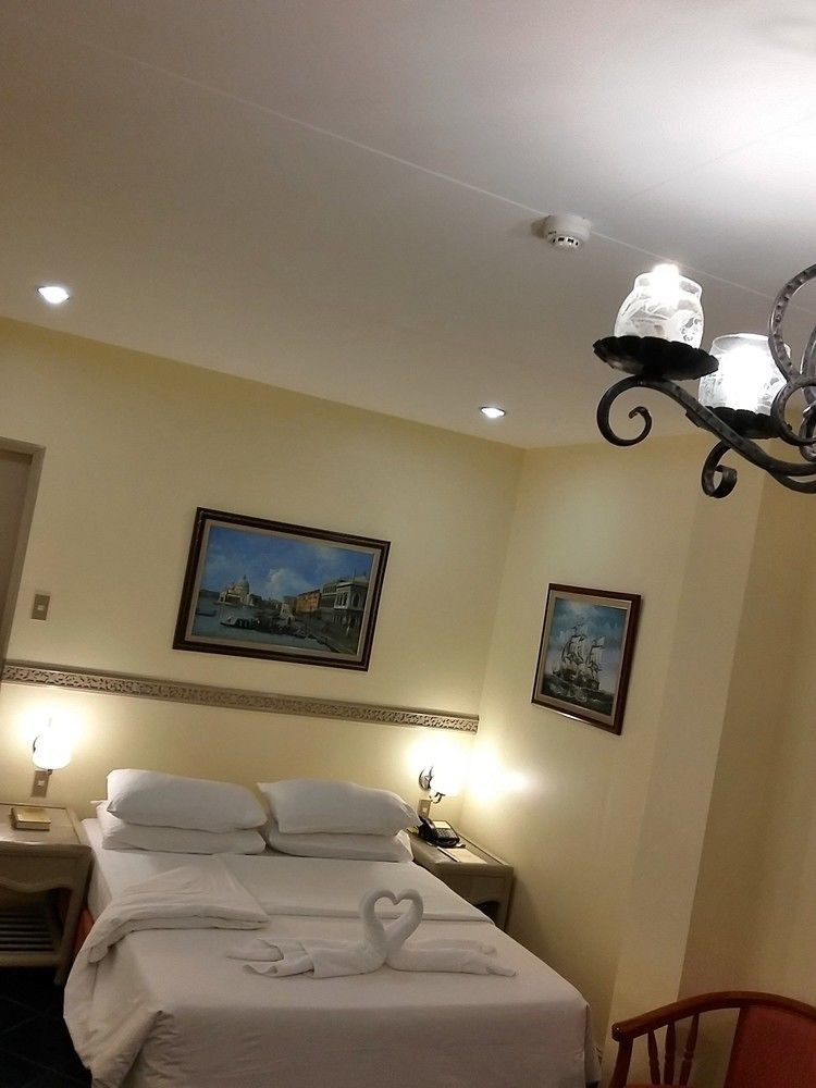Dumaguete Royal Suite Inn Dumaguete City Exterior photo