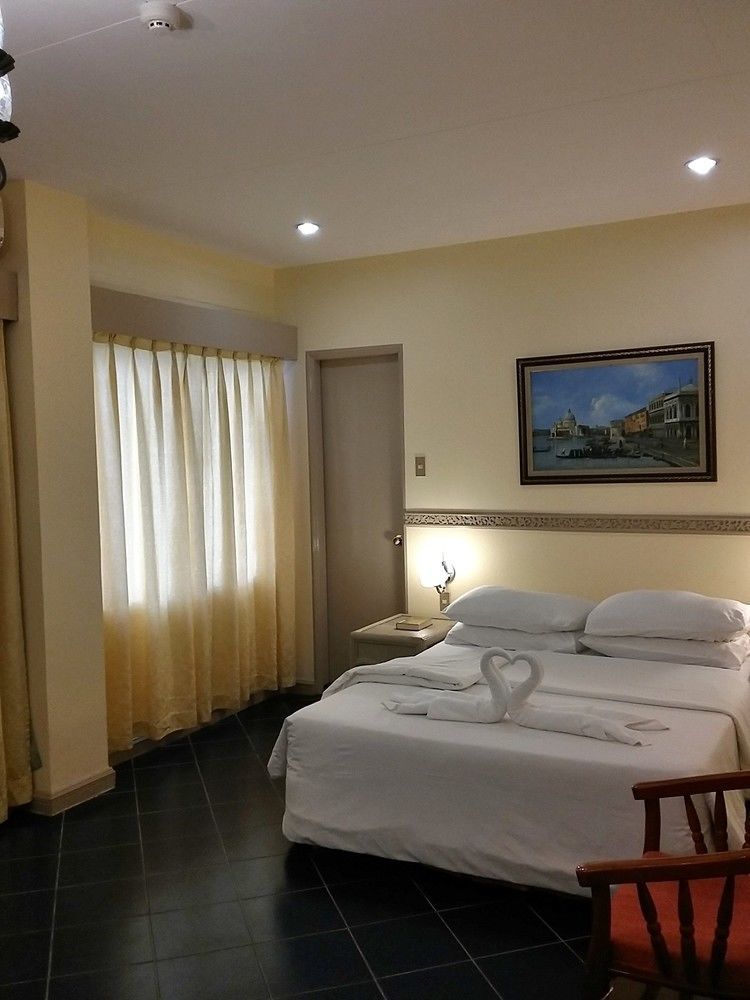 Dumaguete Royal Suite Inn Dumaguete City Exterior photo