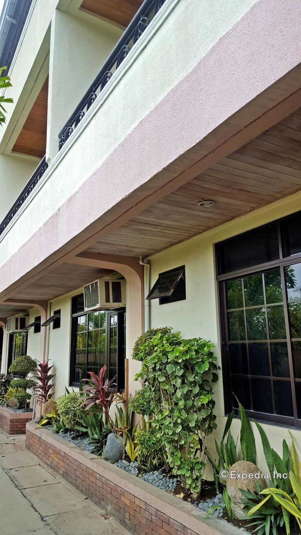 Dumaguete Royal Suite Inn Dumaguete City Exterior photo