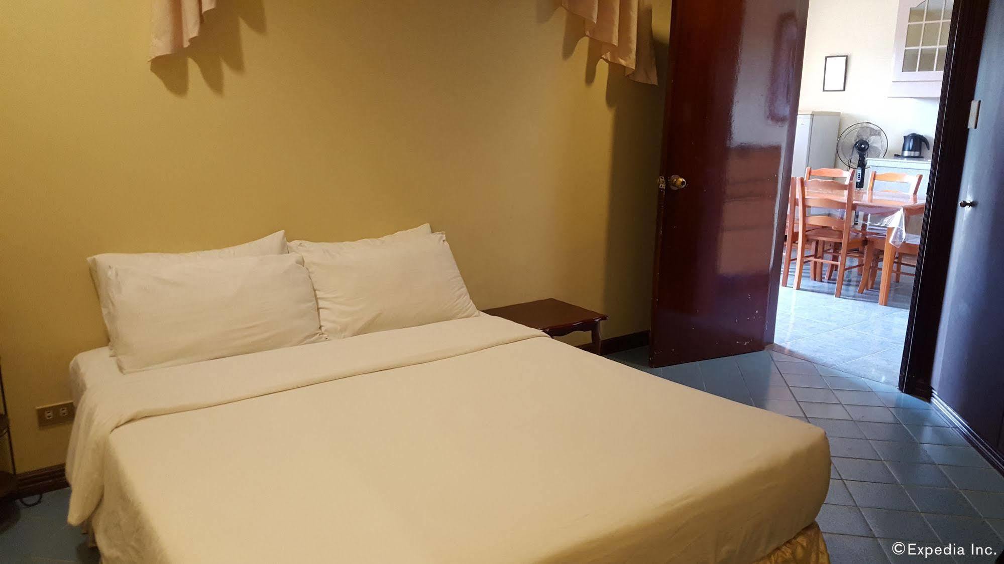 Dumaguete Royal Suite Inn Dumaguete City Exterior photo